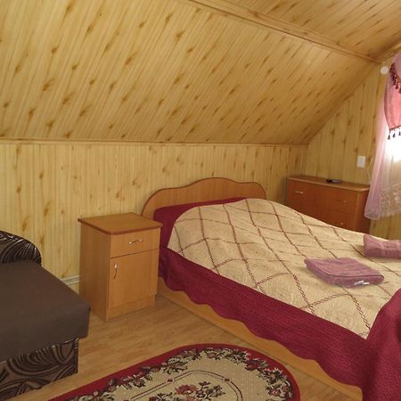 Bilyy Kamin Guest House Tatariv Quarto foto