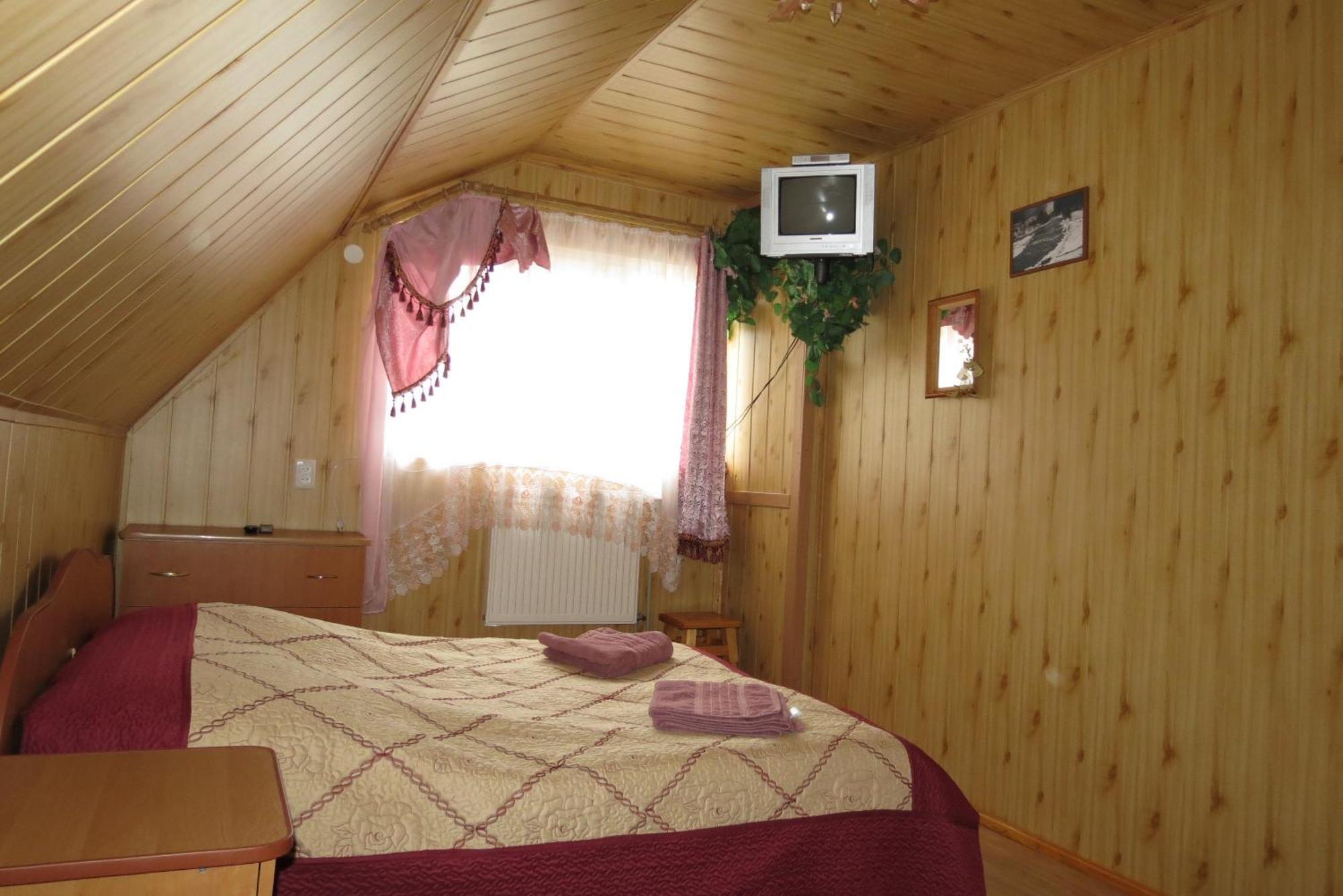 Bilyy Kamin Guest House Tatariv Quarto foto
