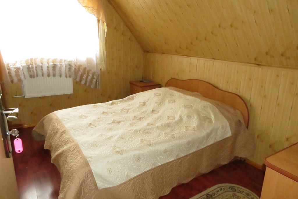 Bilyy Kamin Guest House Tatariv Quarto foto
